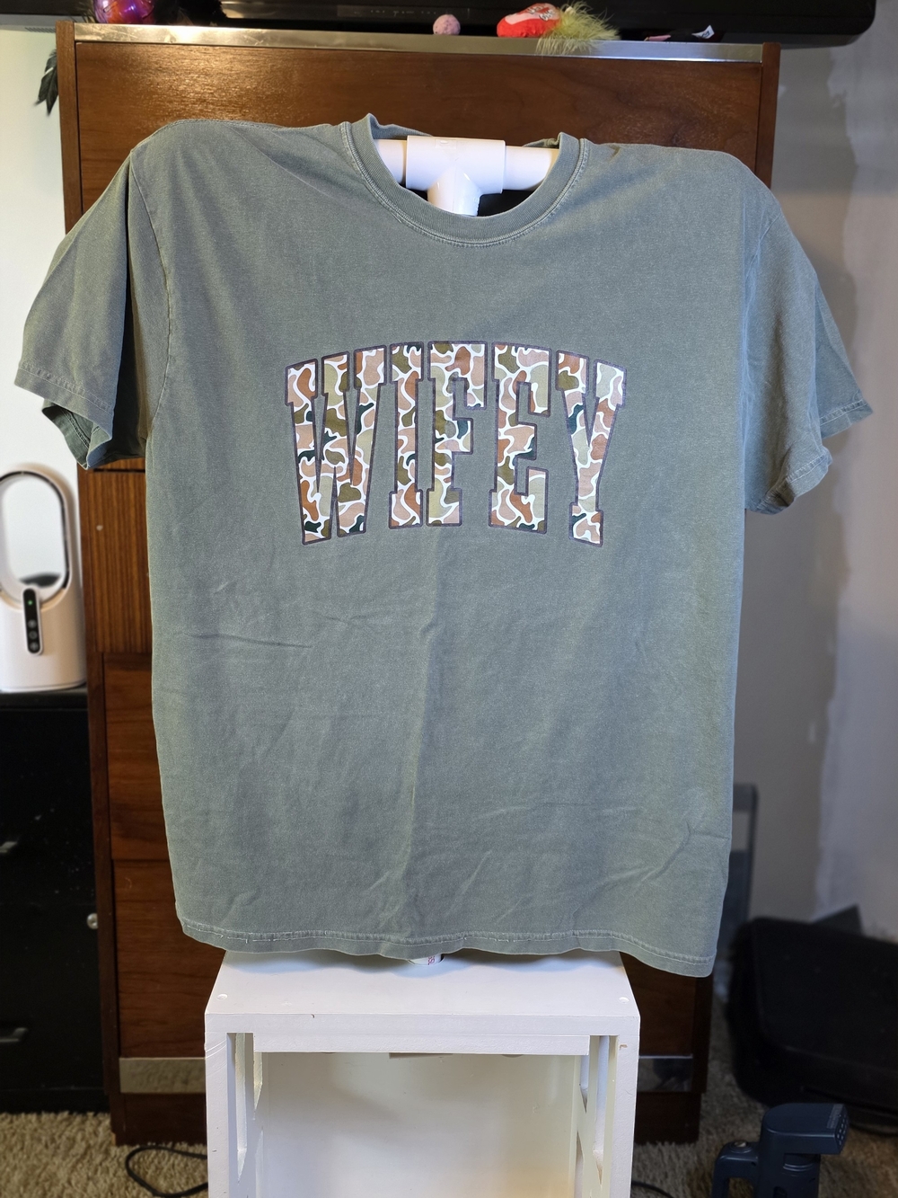 Viney Green Women's Tee with Camo Logo